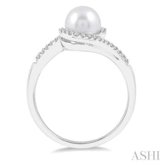 7x7 MM Round Shape Cultured Pearl & 1/10 Ctw Round Cut Diamond Ring in 10K White Gold