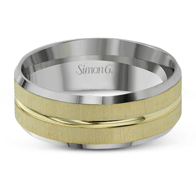 This classic men's band design features a brushed metal finish with a high polished stripe through the middle.
