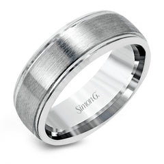This classic men's band features a simple