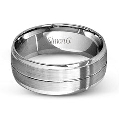 This memorable two-tone men's wedding band features double columns of matte white gold outlined with a sleek outline of yellow gold.