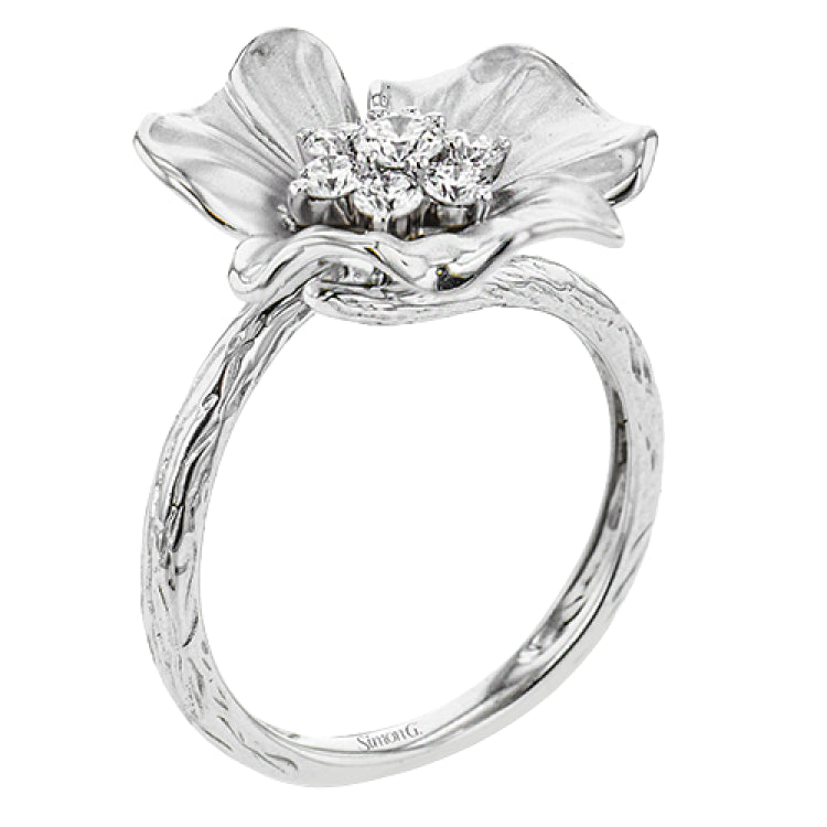 This 18K textured flower diam fashion ring has 0.33 ctw of white diam from our nature collection
