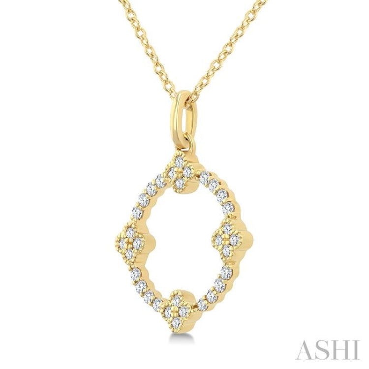 1/4 Ctw Clover Leaf Circle Round Cut Diamond Pendant With Chain in 10K Yellow Gold